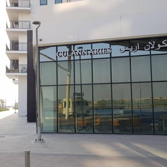B1 Studio In Yas With Canal View Abu Dhabi Exteriör bild
